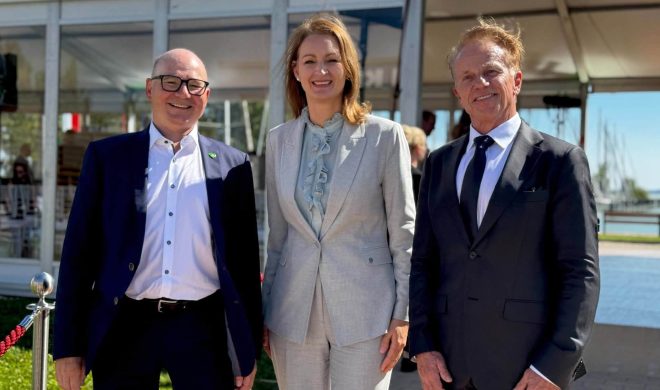 Forsthoffer Ágnes is köszöntötte a 30 éves jubileumát ünneplő TLC Kft.-t
